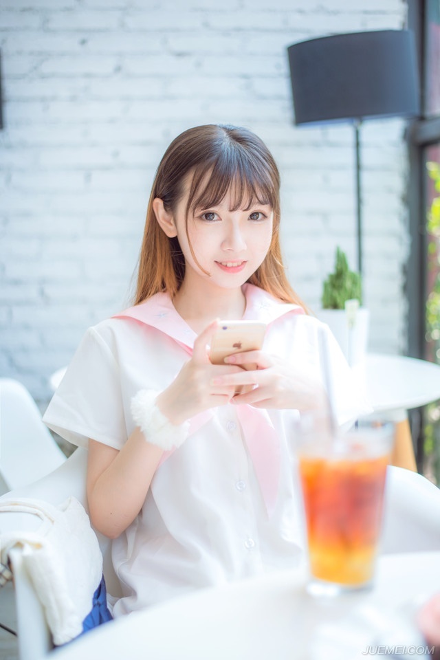 善良给对了人，会对你感恩；善良给错了人，会让你寒心。心软给对了人，会对你情深；心软给错了人，会让你痛心。宽容给对了人，会对你热忱；宽容给错了人，会让你窝心。